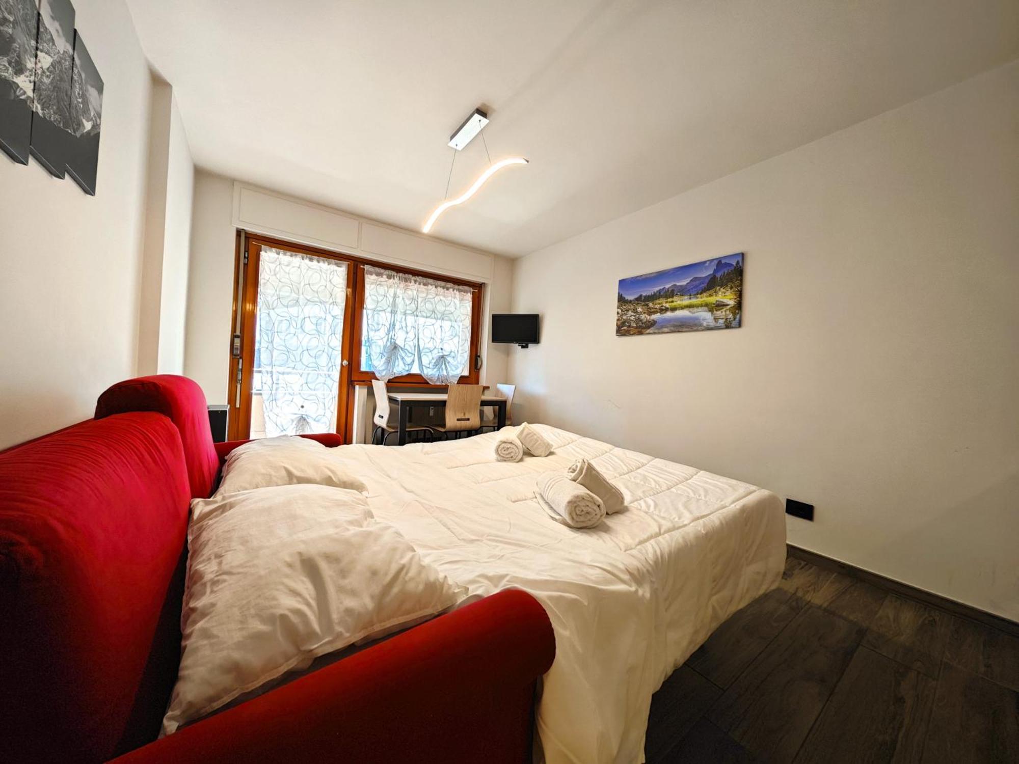 Hostdomus - City Center Apartment Sestriere Exterior photo