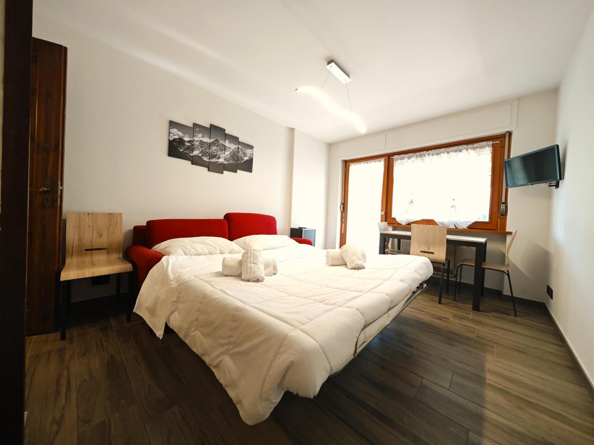 Hostdomus - City Center Apartment Sestriere Exterior photo