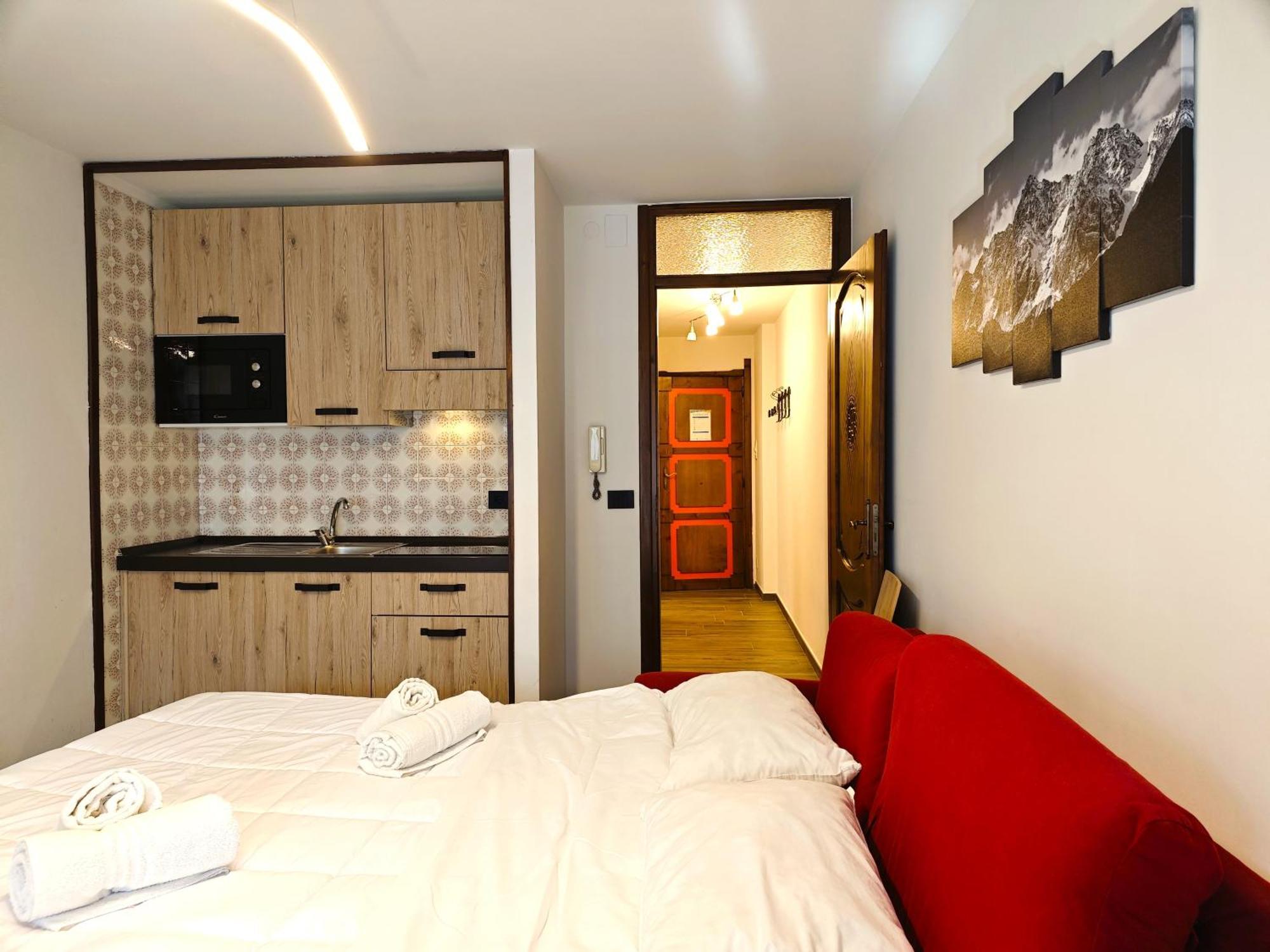 Hostdomus - City Center Apartment Sestriere Exterior photo