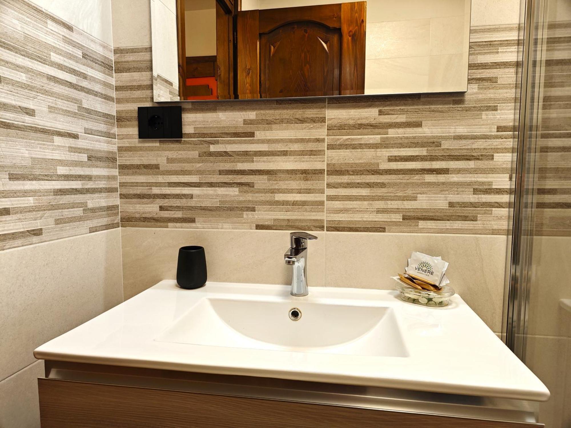 Hostdomus - City Center Apartment Sestriere Exterior photo